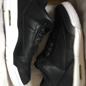 Air Jordan 3 Retro BG “cyber Monday”